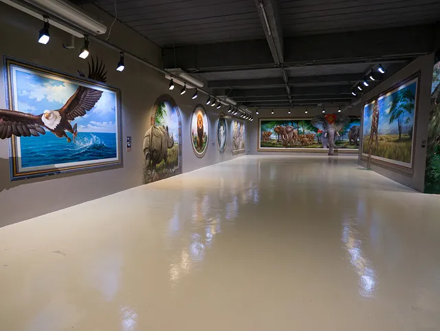 Art in Paradise